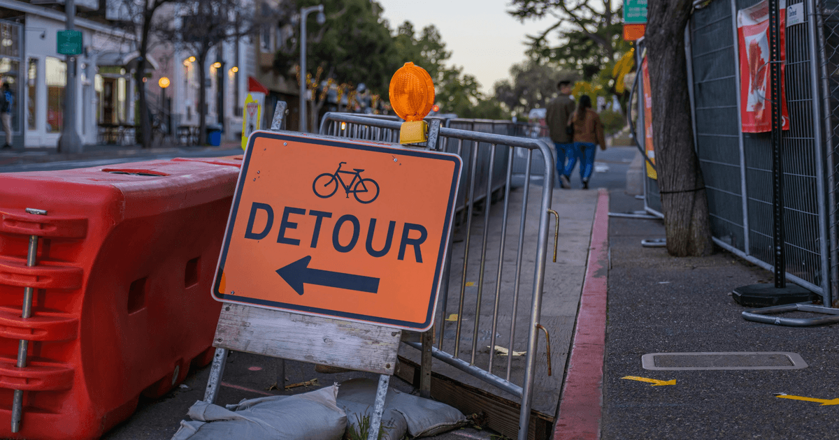 301 vs. 302 Redirects for SEO: the differences & when to use them?
